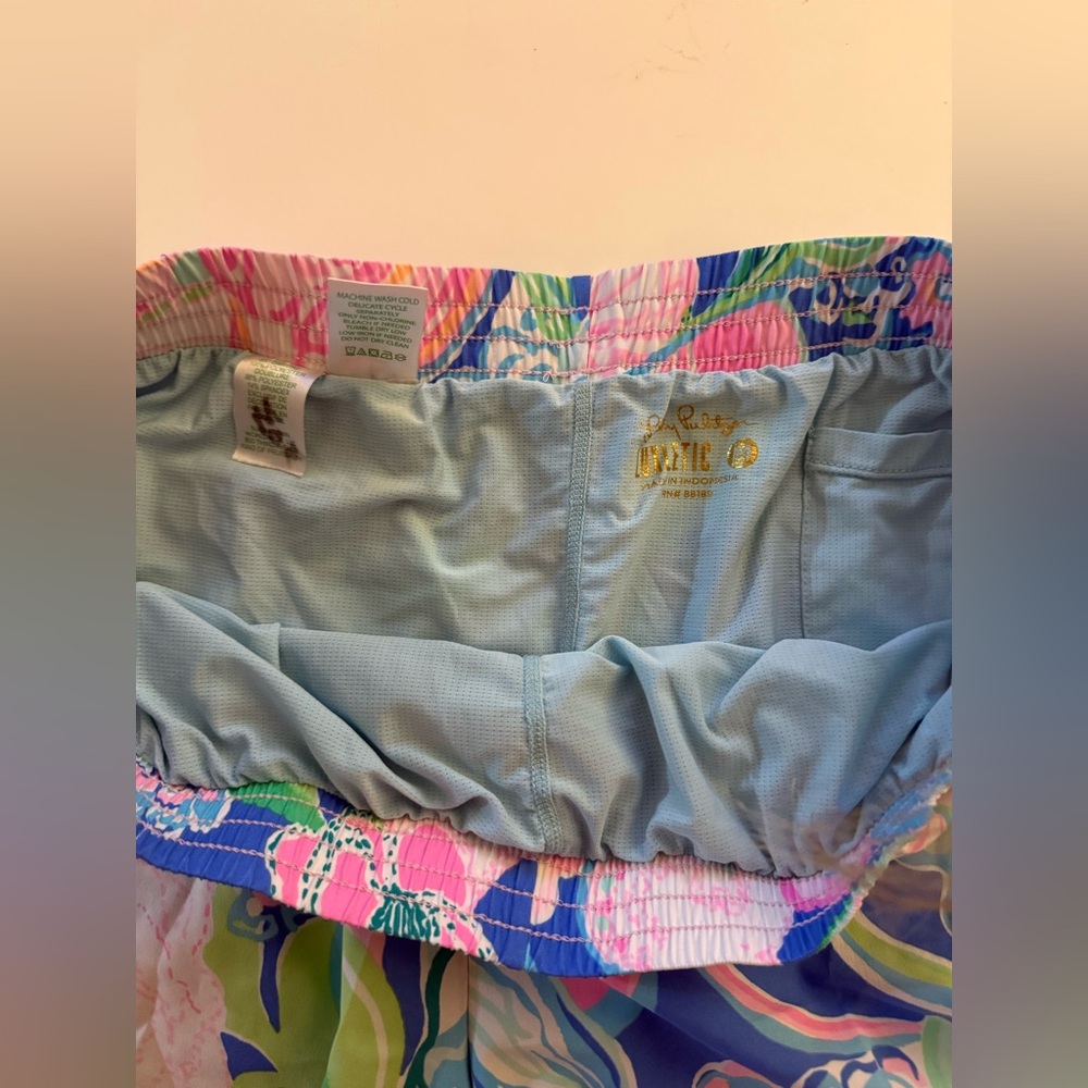 GUC Lilly Pulitzer Luxletic Shorts - Picture 5 of 9